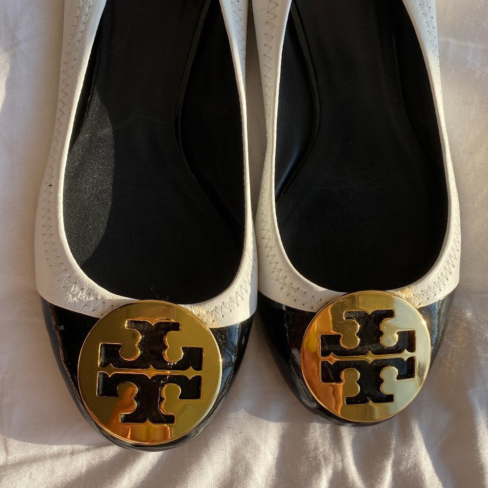 NEW tory burch white ballet flats